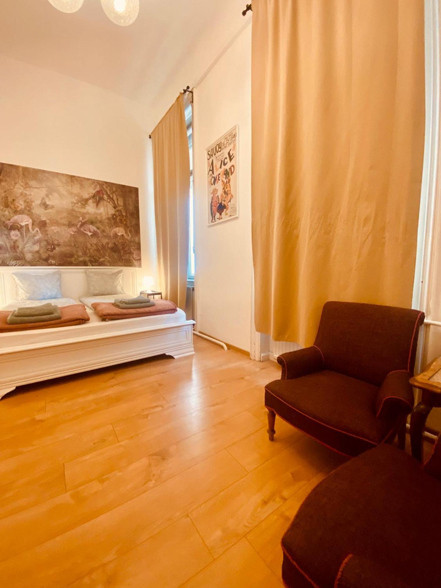 Double Room Private Bathroom